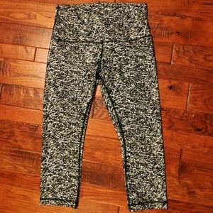 NWOT Lululemon crops